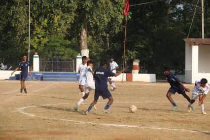 Umaria News: Jharkhand and Punjab will face each other in the school football final match.