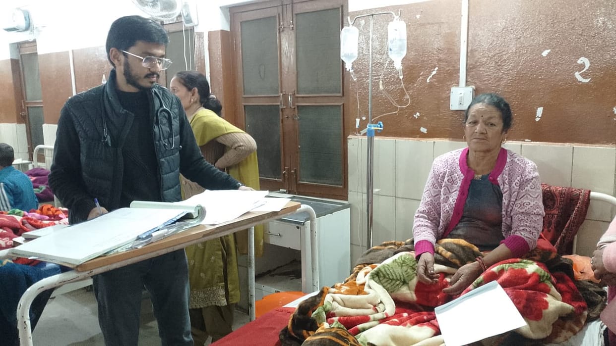 Roof collapses during wedding ceremony, injuring 31 people; celebrations turn into screams