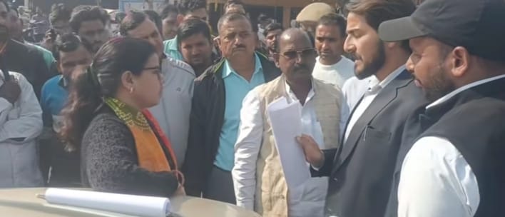The disputed land in front of the Nigohi police station was surveyed again.