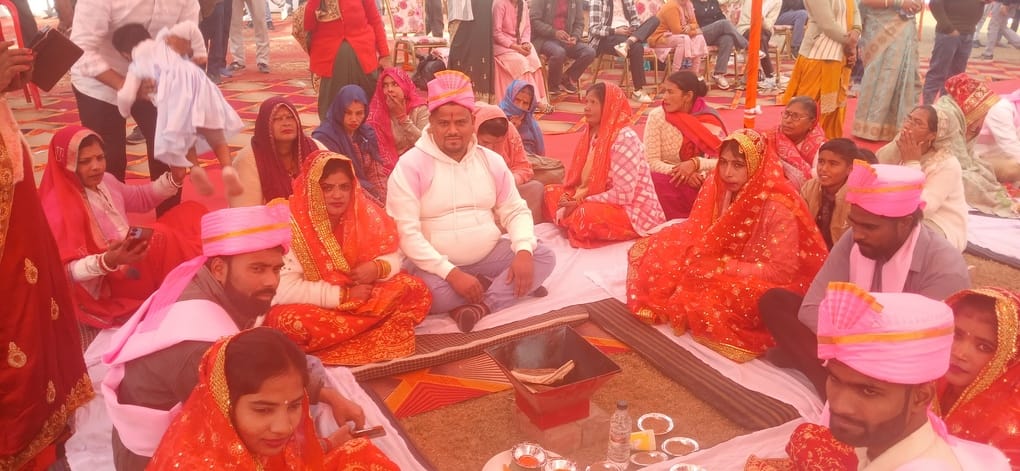 Shehnai rang, 59 couples took seven rounds, 23 got married