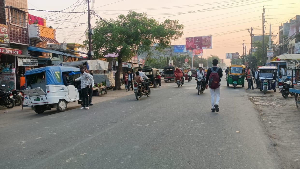 There are no shelters at the vehicle stands, which will cause problems in the cold and fog.