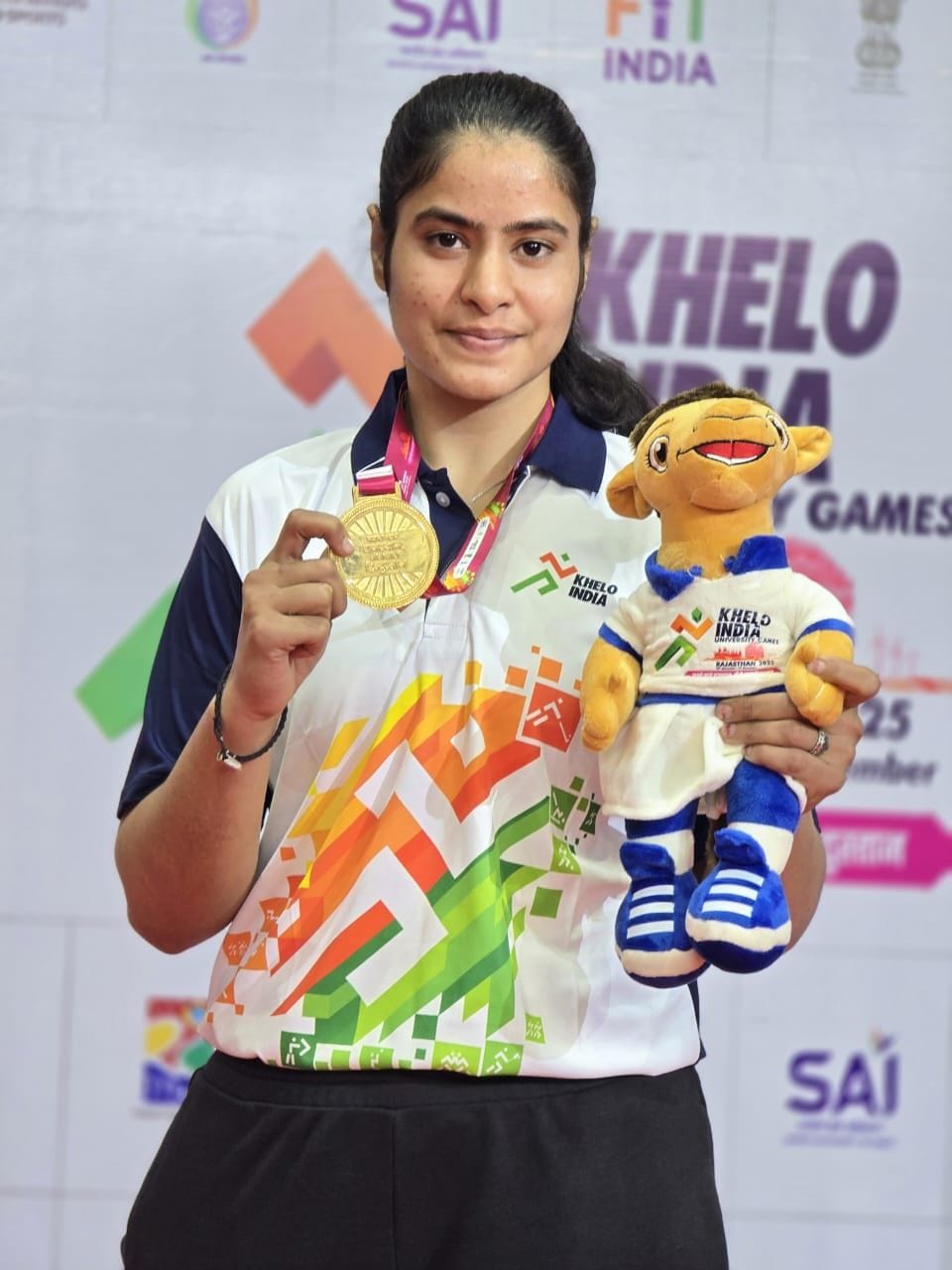 Shweta Thakur's golden punch on the national stage