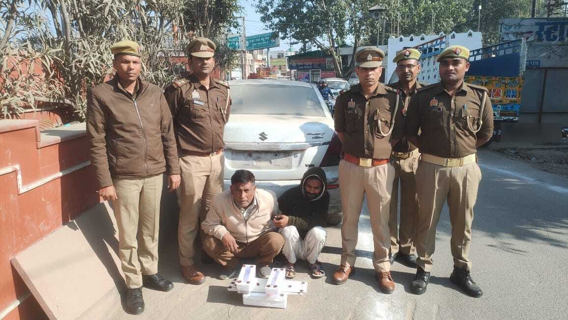 Gang stealing passengers' belongings caught