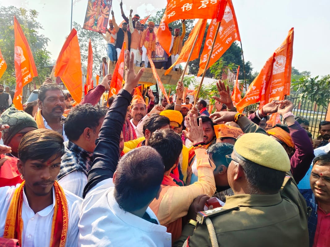 Hindu organizations postponed their march to Bahraich on the assurance of the administration.