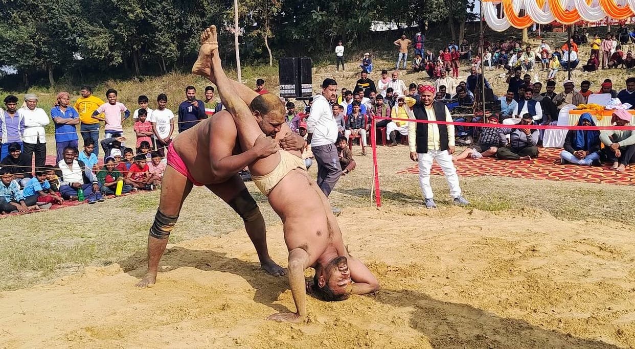 Wrestlers from Banaras and Mirzapur could not defeat each other.