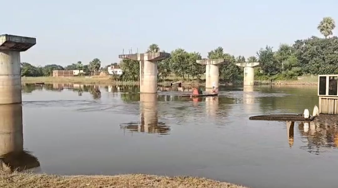 The matter of Hathua-Bhatni railway line was raised in the House.
