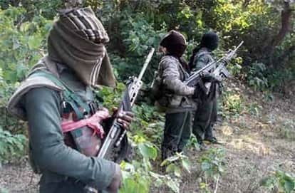 Balaghat News: 10 Naxalites, including Kabir, who had a reward of 77 lakh rupees on his head, surrendered.