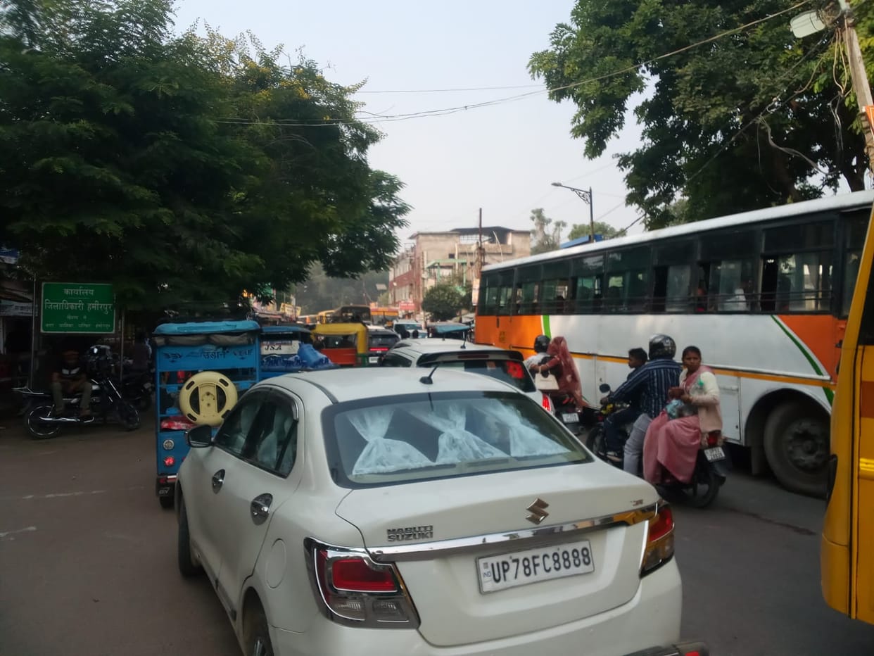 Encroachment has shrunk the roads, and traffic jams have troubled people.