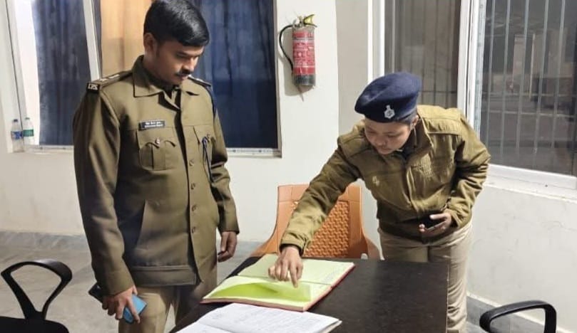 Muzaffarpur Bihar news : city sp on road late night checking petroling police and order to follow rule