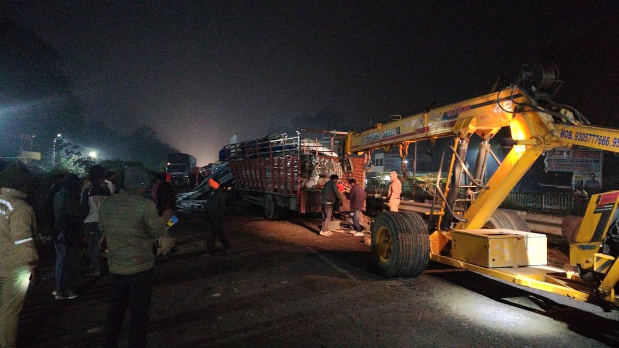 Driver and cleaner killed, five injured in collision between DCM truck and trailer.