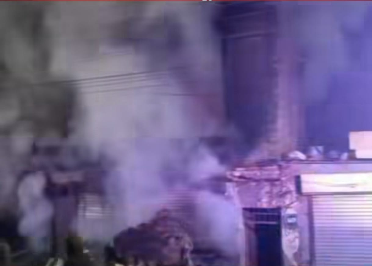 Fire in junk shop causes panic