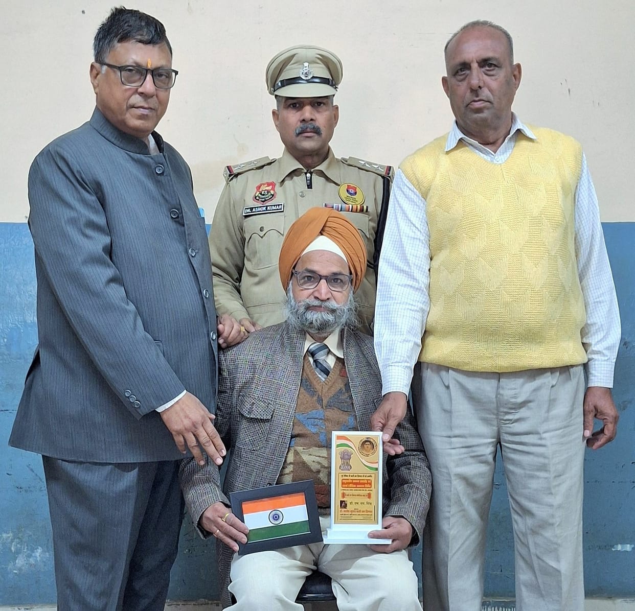 Dr. MM Singh receives Kali Ram Award