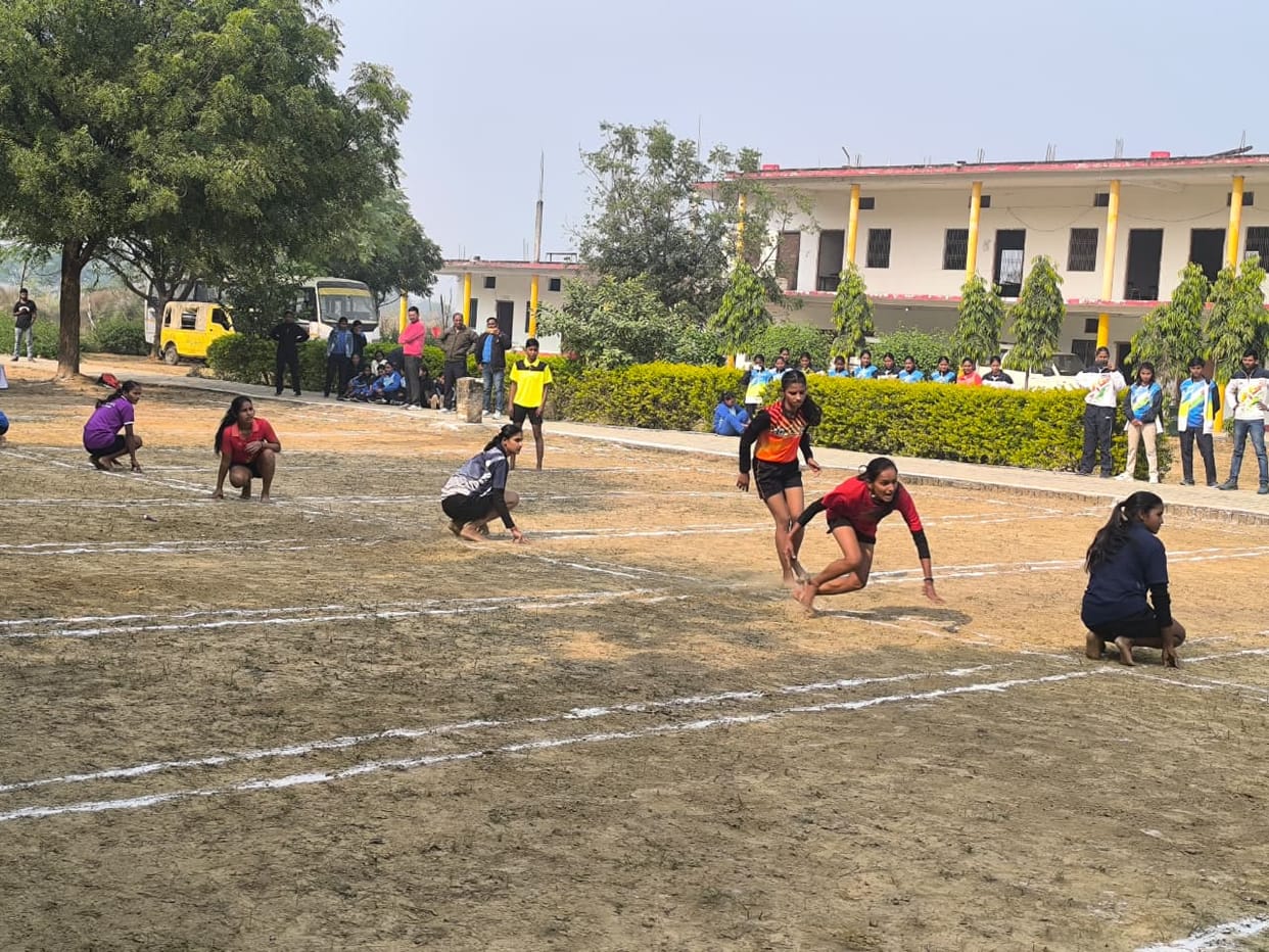 Lalti Kumudeshwar College became the winner by defeating PG College Ghazipur.