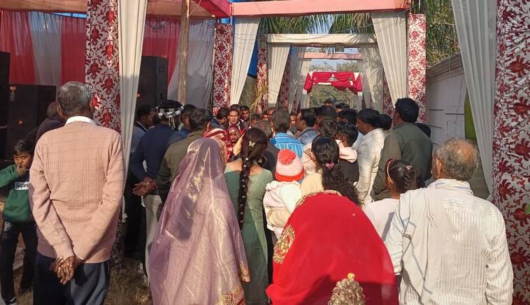 The girl created a ruckus by reaching the young man's engagement ceremony.