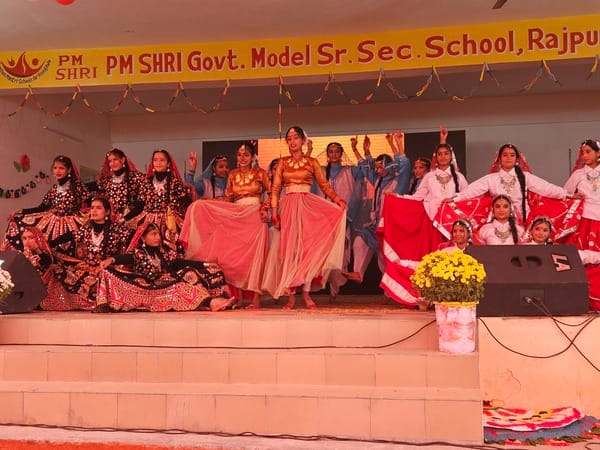 Ek Charkha Gali De Bich...song received applause