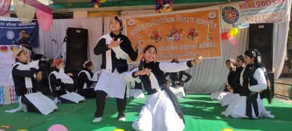 Meritorious students were honored in Rishikesh school.