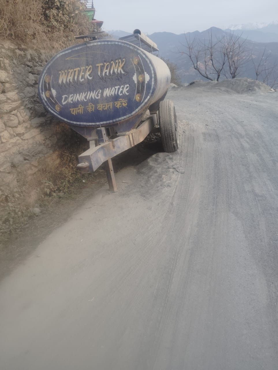 Tanker blocking the Saluni-Gal road