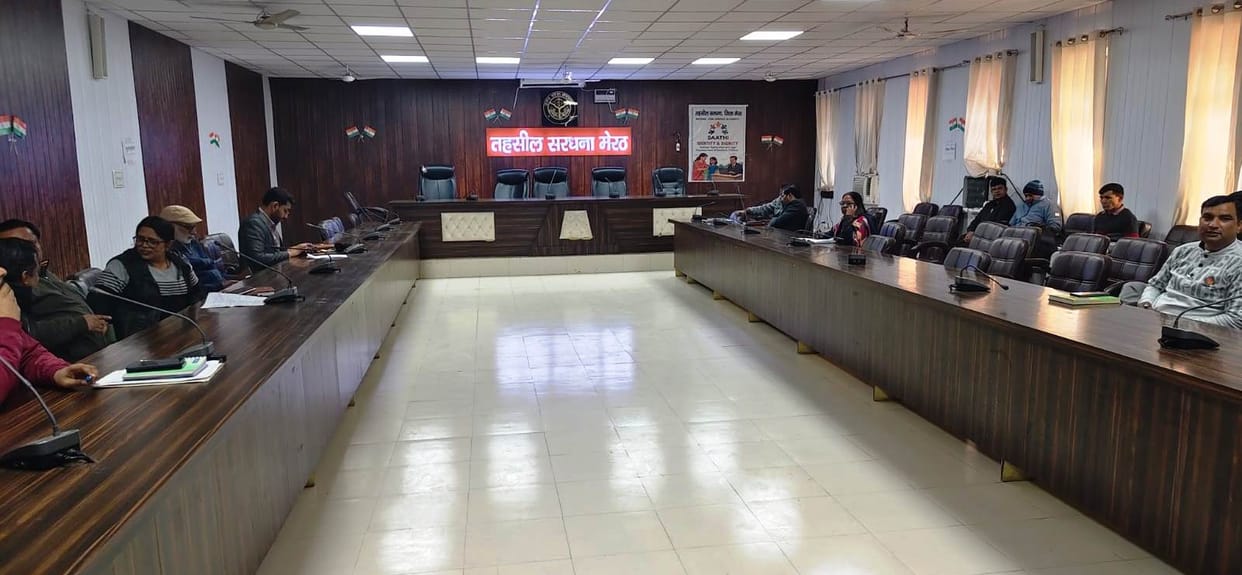 Officers did not arrive on the Sampoorna Samadhan Diwas, leaving complainants disappointed.