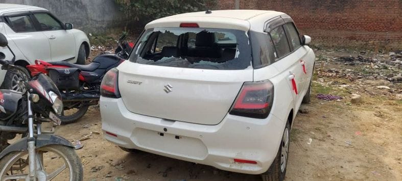 The windows of the BJP leader's car and other vehicles were broken.