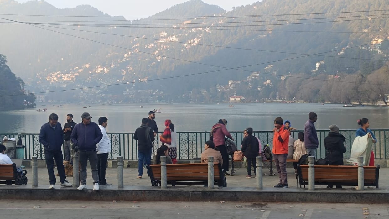 Tourists flock to Nainital over the weekend