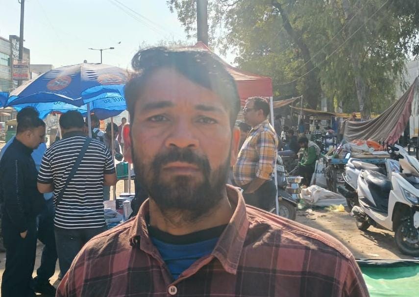 The peanut business is booming, and shopkeepers are happy.