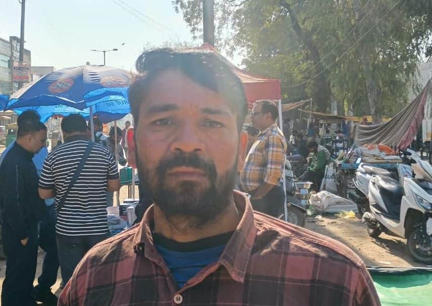 दुकानदार यूसुफ। संवाद