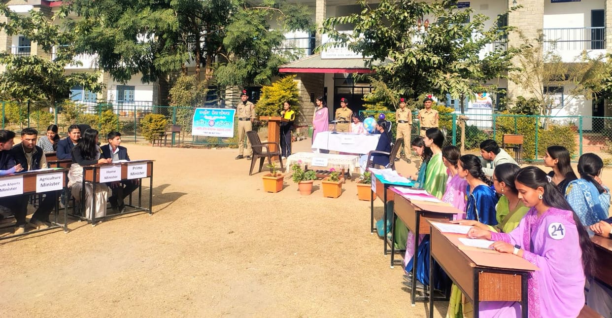 Volunteers played the role of MP in Duttnagar School