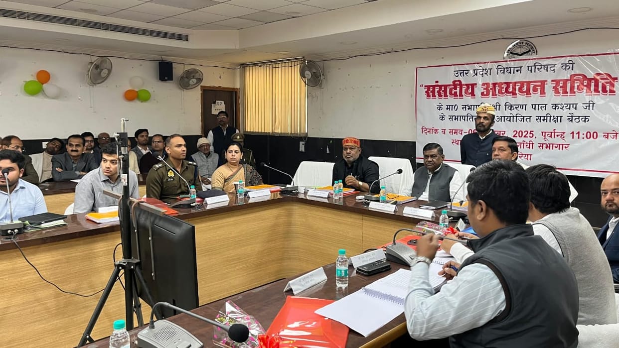 Officers should also inform public representatives about the disposal of complaints.