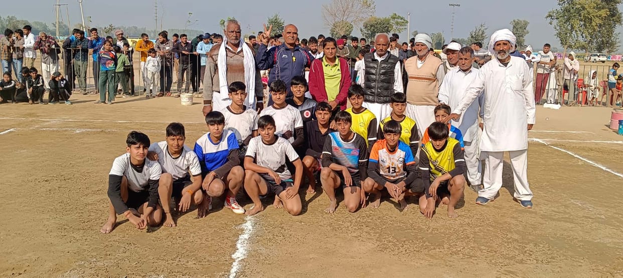 Bhaini School team got first place in Kabaddi in Roheda