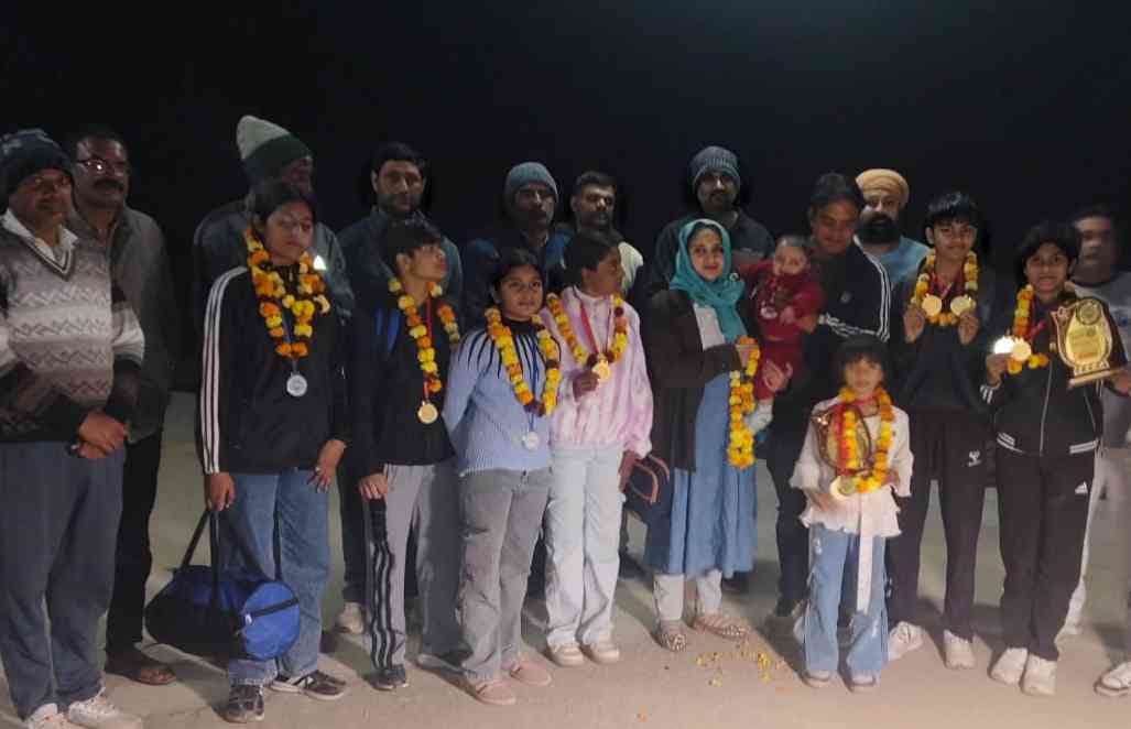 Kalanaur children won 8 gold and 2 silver medals in kick boxing.