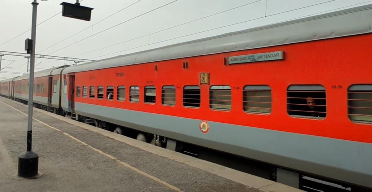 Medical Emergency in Train How to Contact Doctor and Get Help Indian Railway Emergency Number