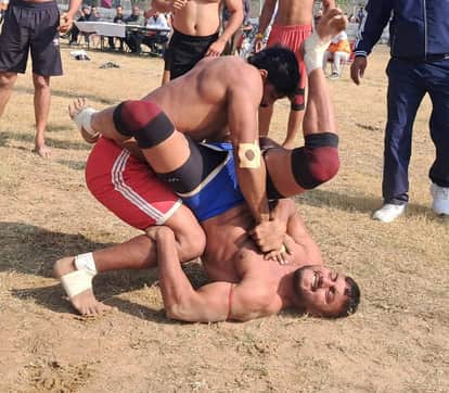Saurabh and Palak top the discus throw in the MP Sports Festival