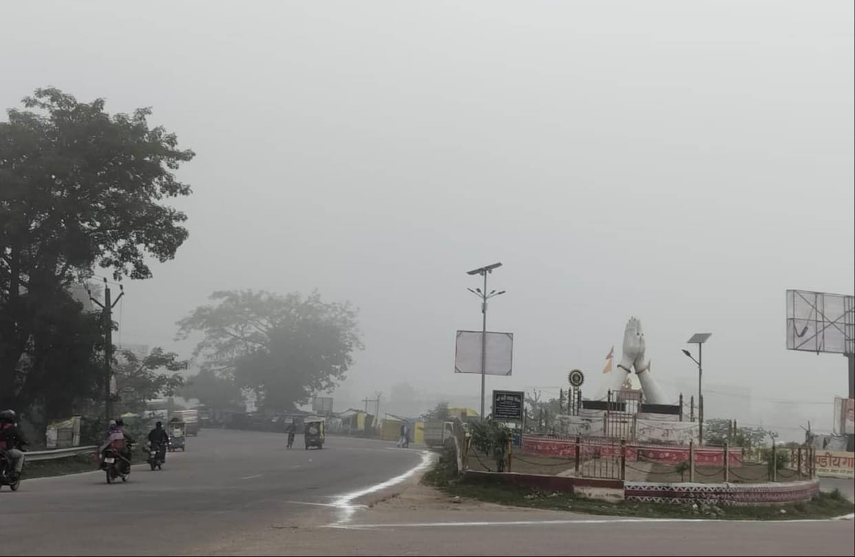 Morning wrapped in fog, blanket of fog all day long
