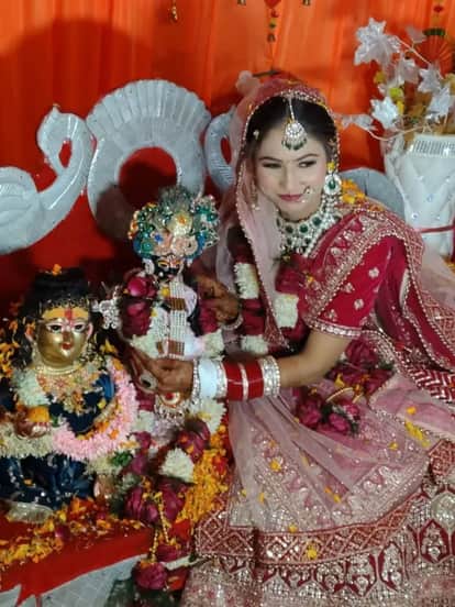 Pinky marries Lord Banke Bihari, crowds gather to witness the unique wedding procession