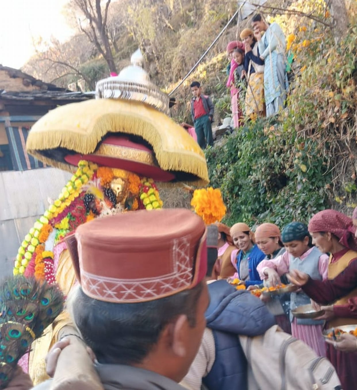 Lord Narayana reached Banala village for the rounds of the necklace.