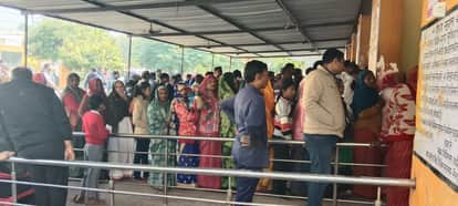 Two patients died due to breathing problems caused by cold.