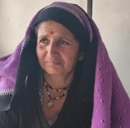 जिला अस्पताल में भर्ती तेंदुए के हमले में घायल महिला। संवाद