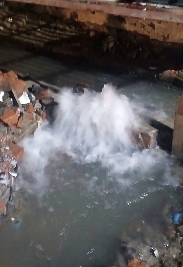 Thousands of liters of water wasted due to leakage...hundreds of families left without water.