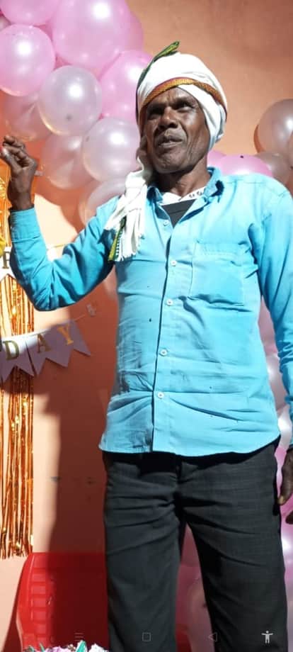 A farmer who had come to buy fertilizer became ill and died during treatment.