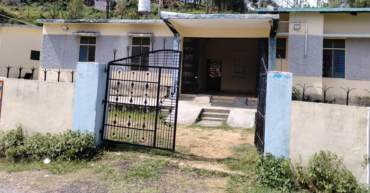 There is neither ANM nor staff nurse in Bankot PHC.