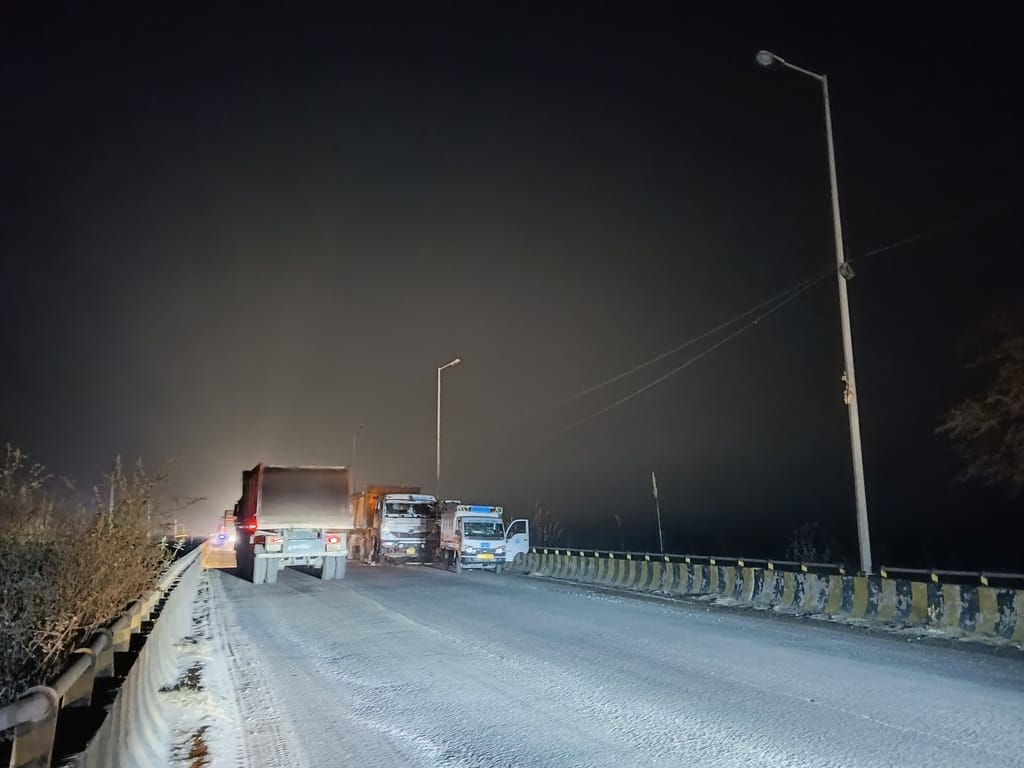 30 lights on the ROB built on the bypass have been out of order for a year, and there is a constant threat of accidents in the fog.