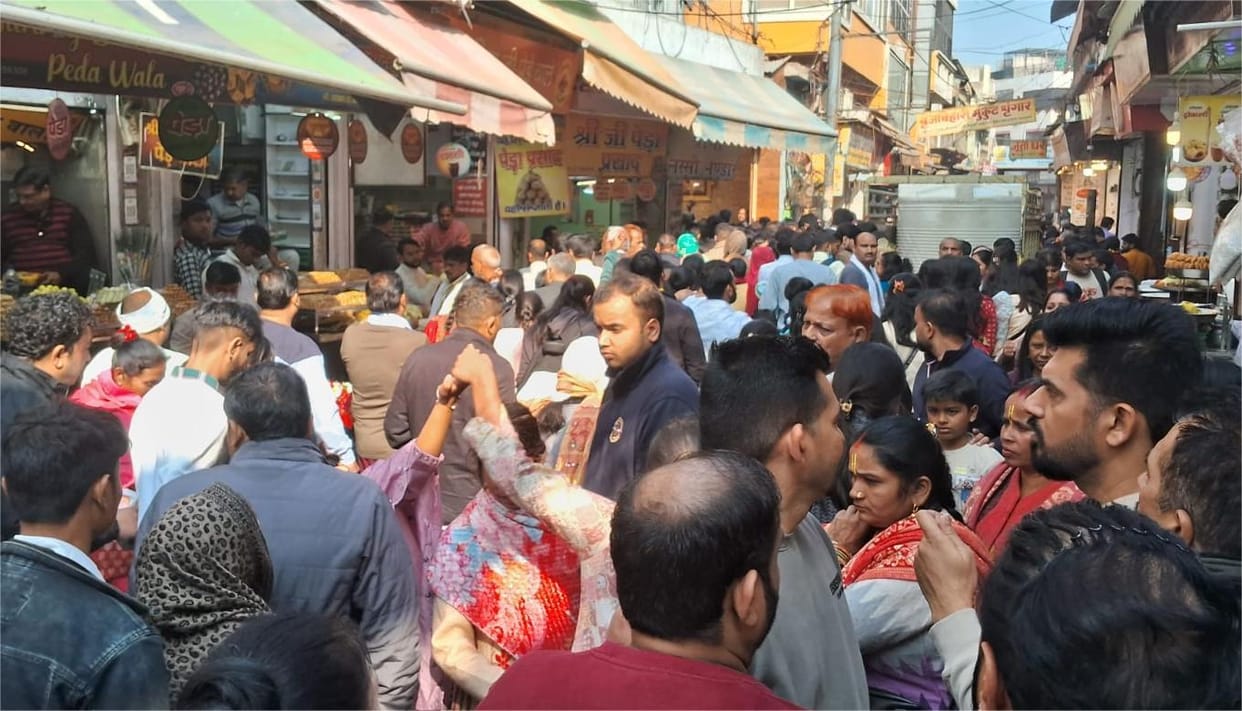 Devotees flocked to see Thakur Banke Bihari, arriving at the temple amid jostlin