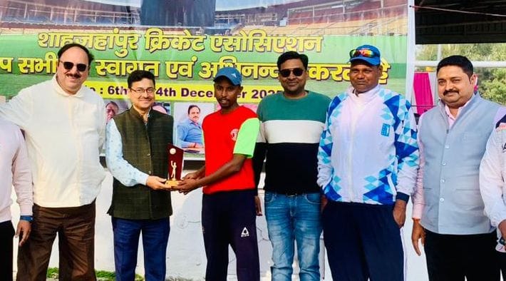 Brilliant performances from batsmen and bowlers led Bareilly and Hardoi to victory.