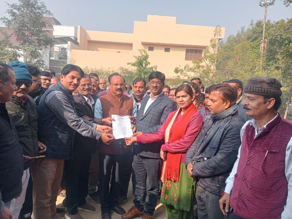 A memorandum was submitted to the Member of Parliament to abolish the mandatory TET requirement.