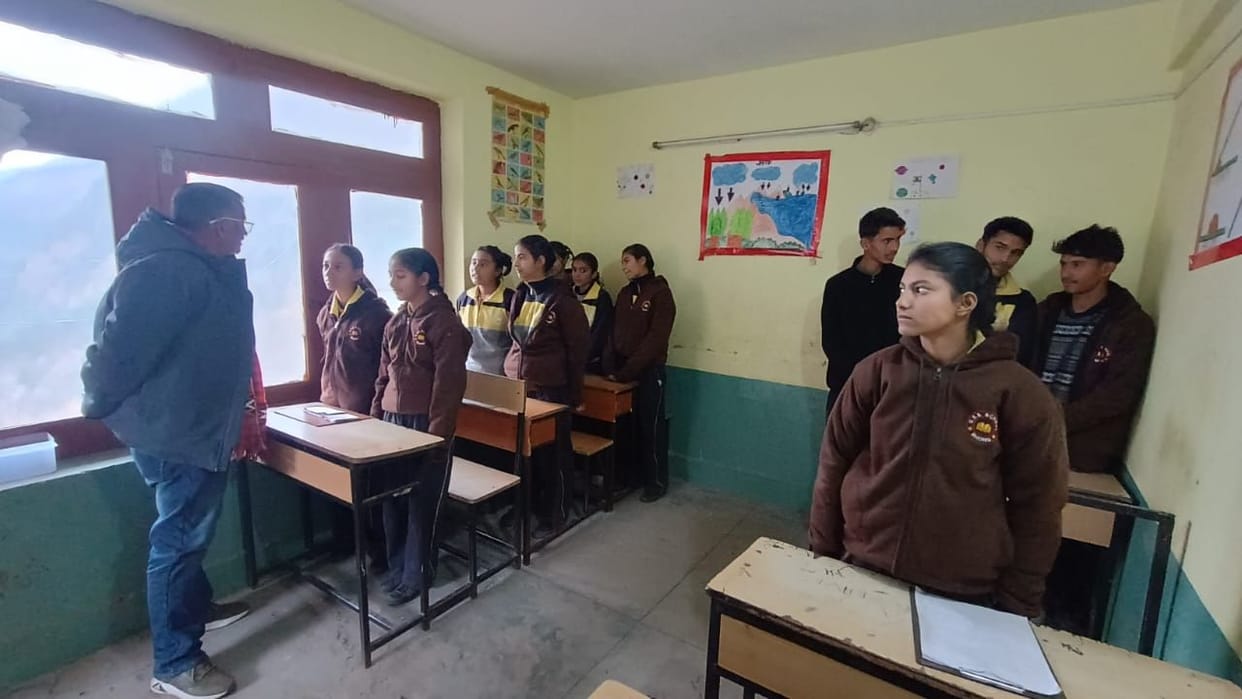 Deputy Education Director inspected Shaung School