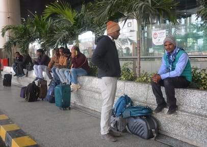 Lucknow: Passenger dies while waiting for flight at Amausi Airport; 33 flights cancelled on Sunday