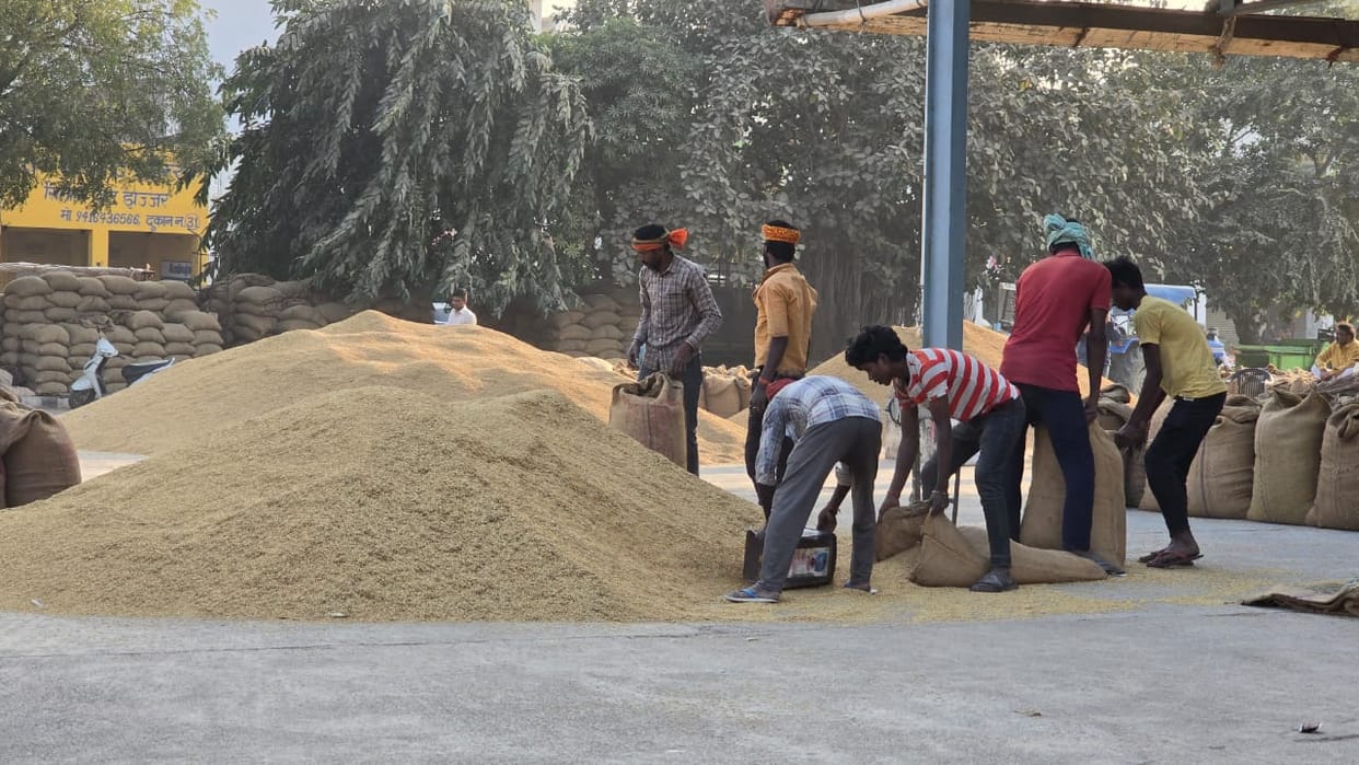200 bags of urea and 150 quintals of wheat seeds were distributed.