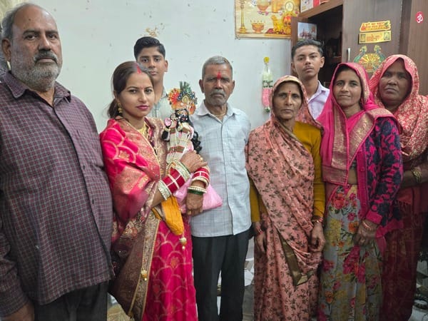Pinky immersed in the devotion of Banke Bihari, people arrived to congratulate her.