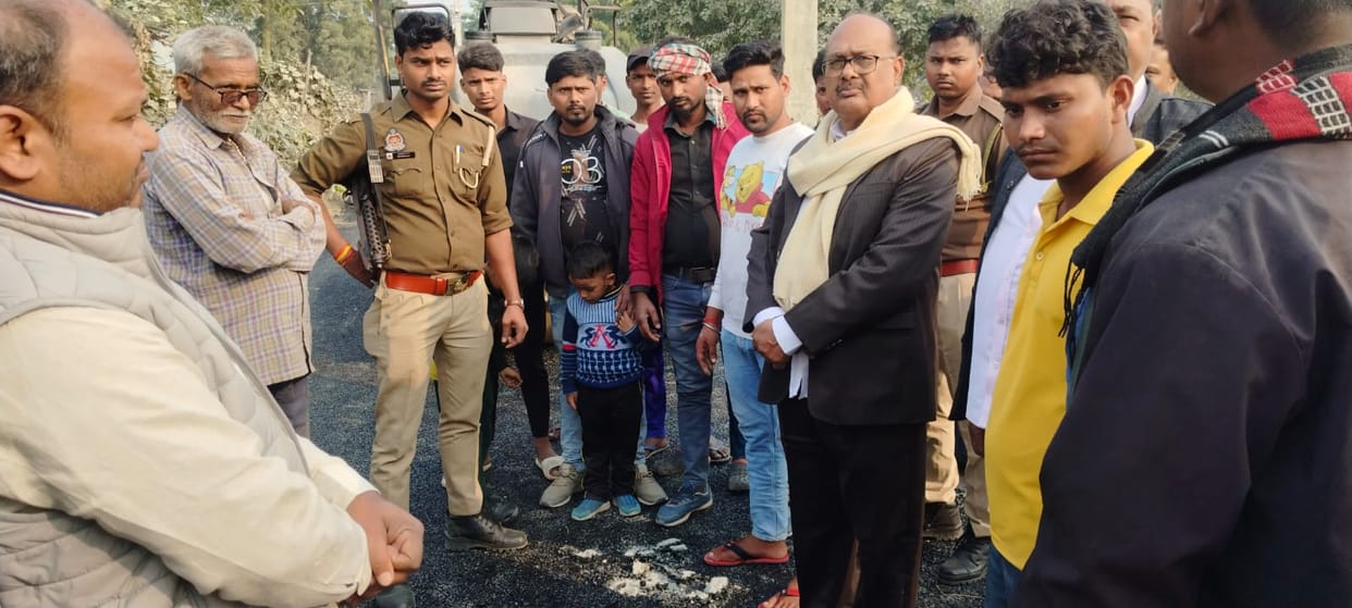 Road being built at a cost of 46 lakhs, surface starts crumbling