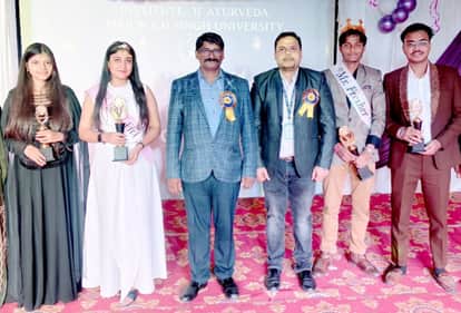 Abhishek became Mr. and Anjali Rai became Miss Fresher.